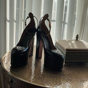 Valentino platform pumps